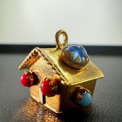 18k solid yellow gold vintage house pendant/charm with inserted vibrant stones