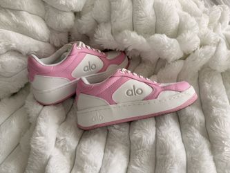 Alo Sneakers worn once 