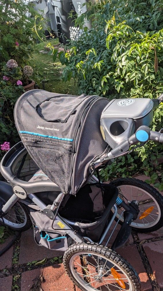 JEEP STROLLER Excellent Condition 