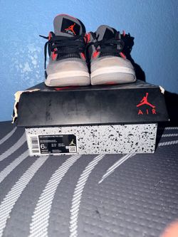 Jordan 4s