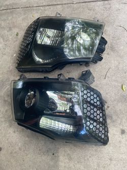 Nissan Titan 2012 headlights