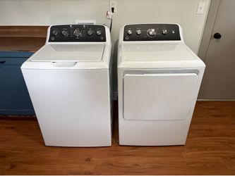 Brand new GE washer and dryer set