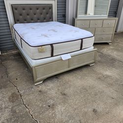 Juego de muebles para dormitorio tamaño Queen