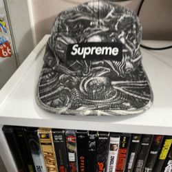Supreme Hr Giger Collab Hat
