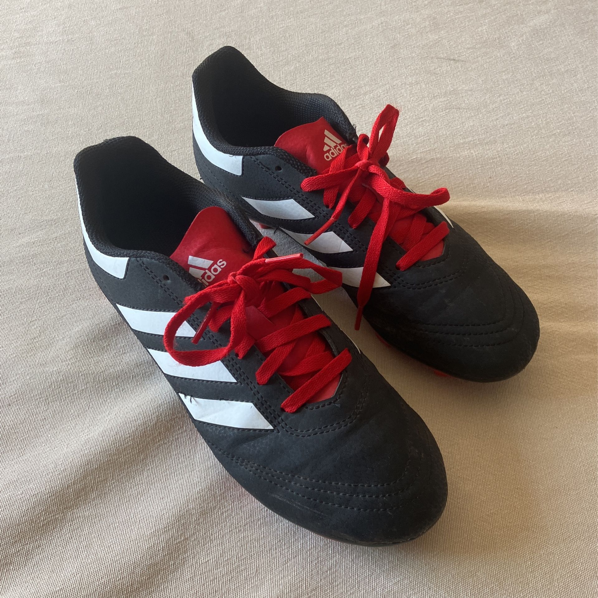 Boys Adidas Soccer Cleats Size 5