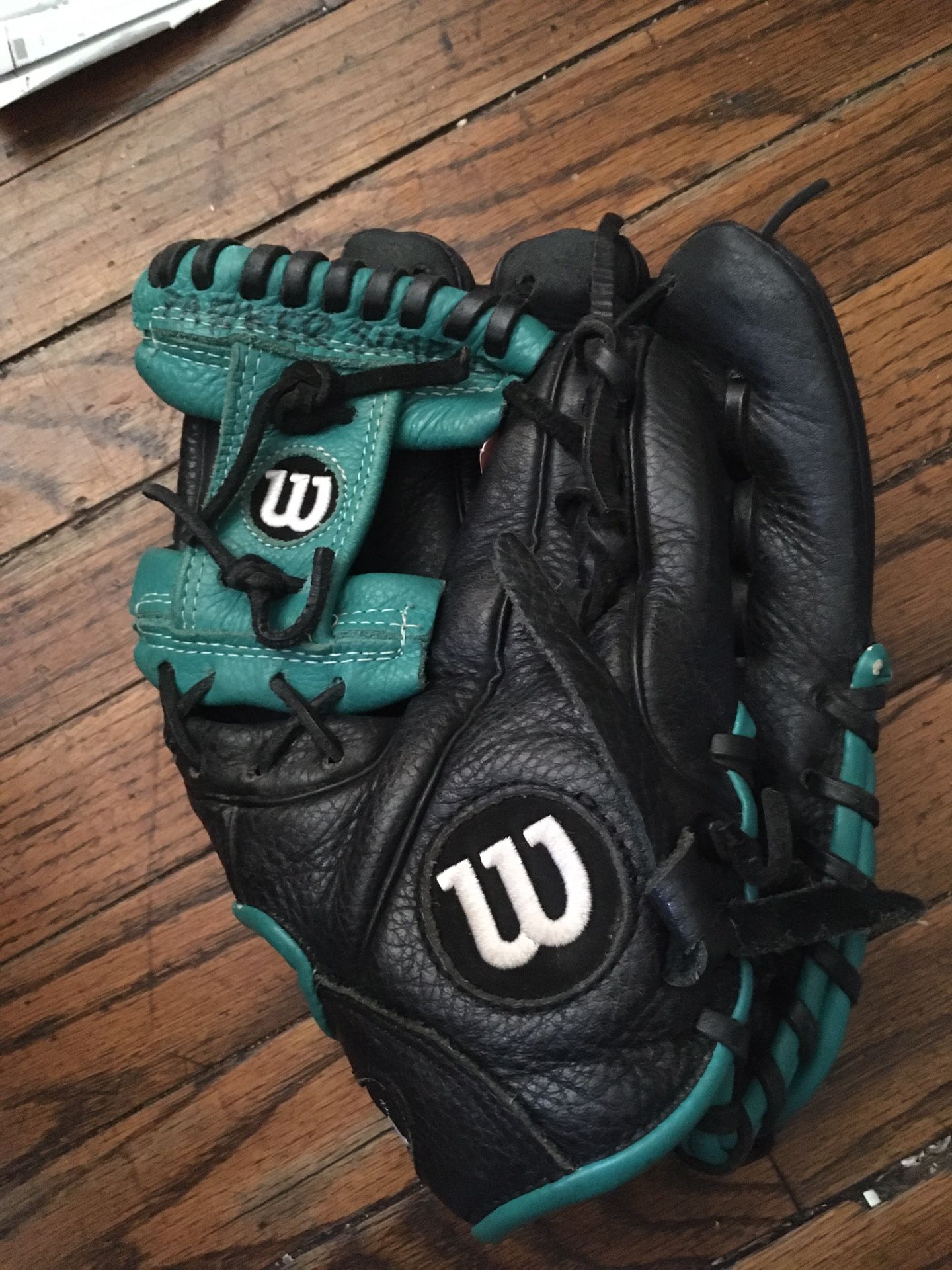 Wilson A500 10 3/4” baseball glove