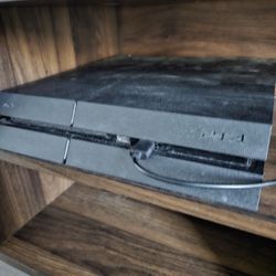 Playstation 4 With 2 Controllers 