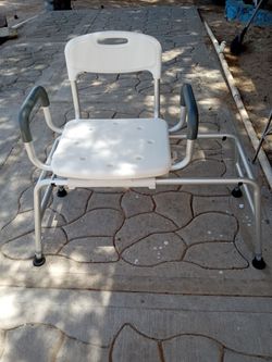 Bath seat ( can be moved one side to the other )