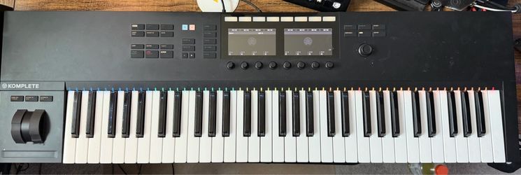 **Native Instruments Komplete Kontrol S61 MK2 – $400 OBO**