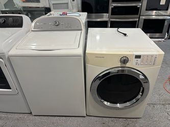 Whirlpool washer and gas dryer
