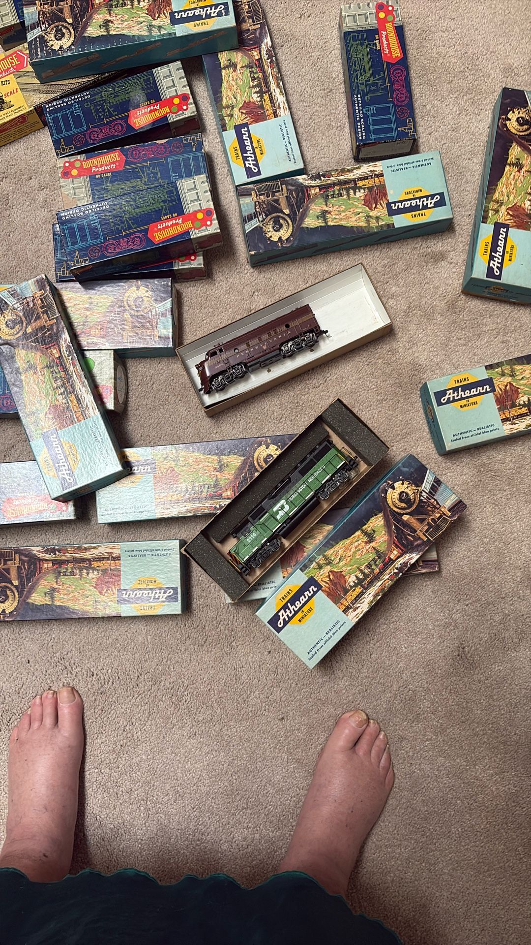 HO Gauge Train Lot Engines And Cars