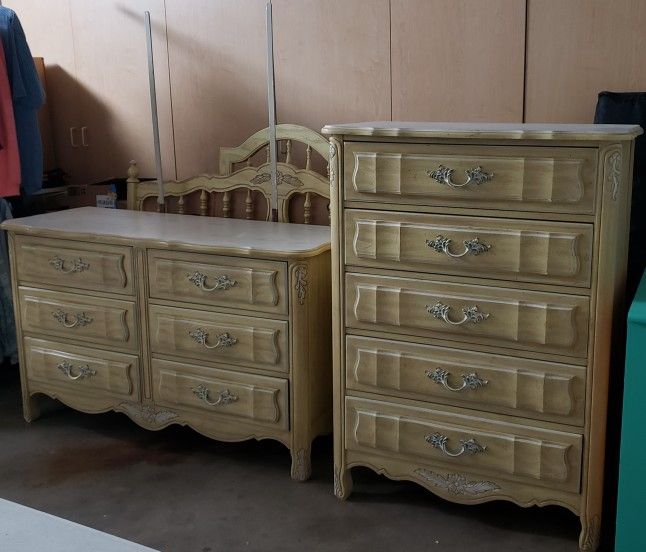 Vintage Dixie Brand French Provincial Style Bedroom Set
