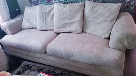 Full size cozy creame colored couch