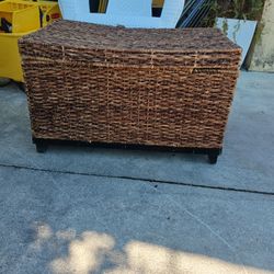 Pier1 Ex Larg Wicker Rattan Bin 32in 25 Firm Look My Post Tons Item