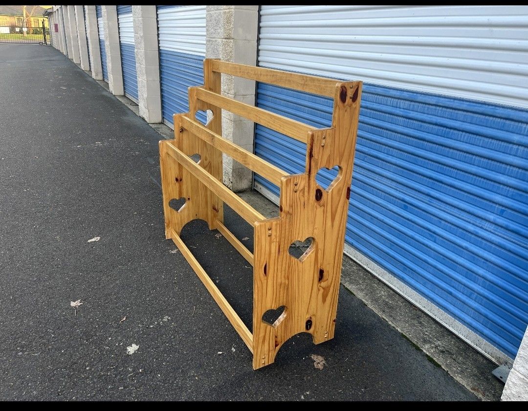 Decorative Wooden Quilt Holder