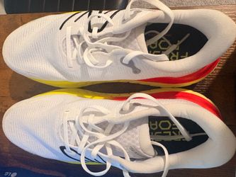 New Balance Running Shoes 8.5 Men, 6.5 Woman