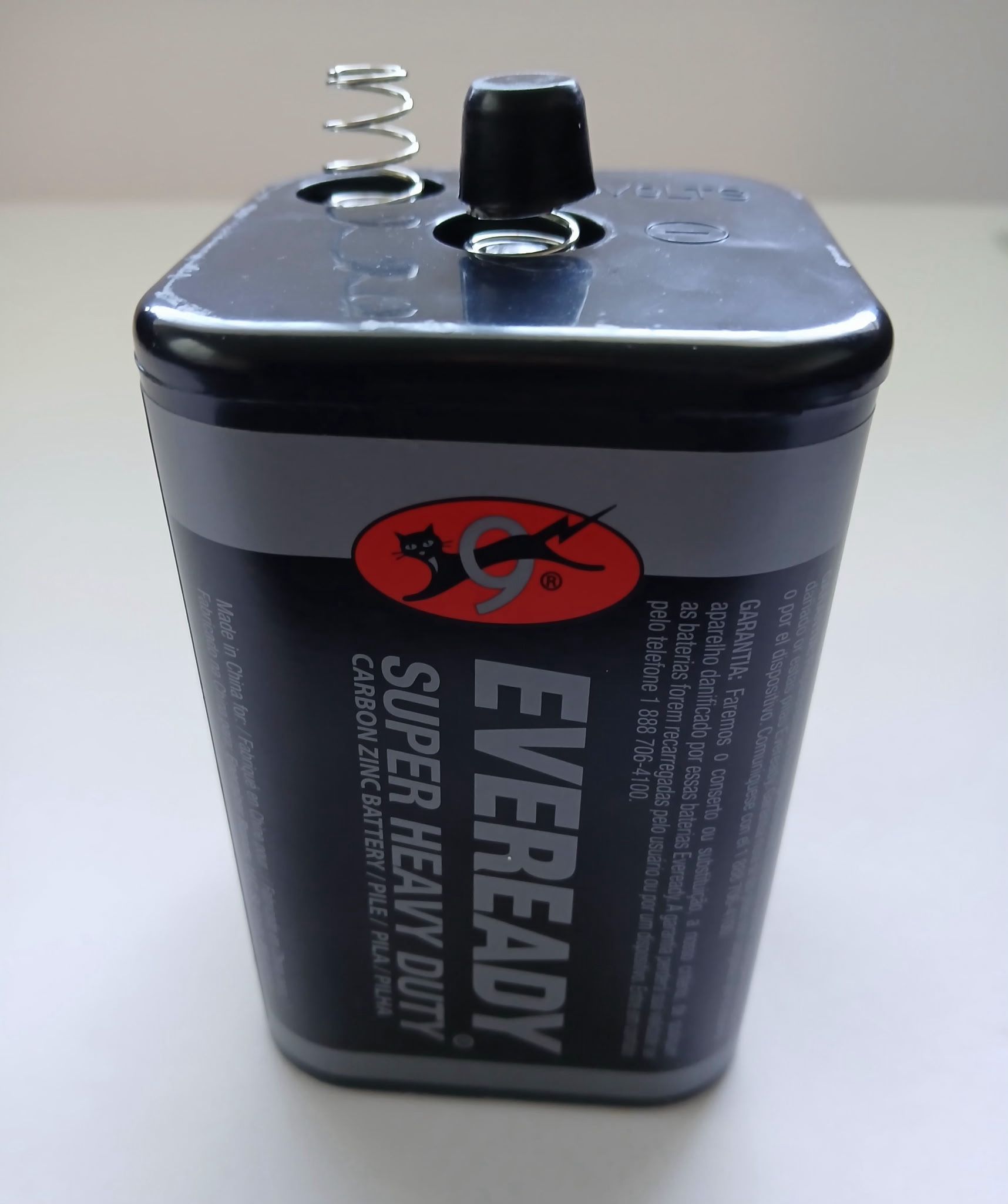 Eveready Super Heavy Duty 6V Zinc Carbon Lantern Non-Rechargeable Battery 
