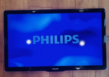 Philips 40” LED TV (Model 40PFL7505D/F7) – Good Condition