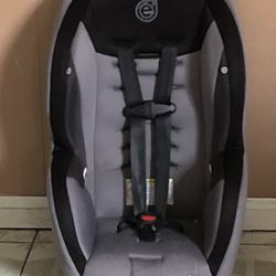 LIKE NEW EVENFLO CONVERTIBLE CAR SEAT 