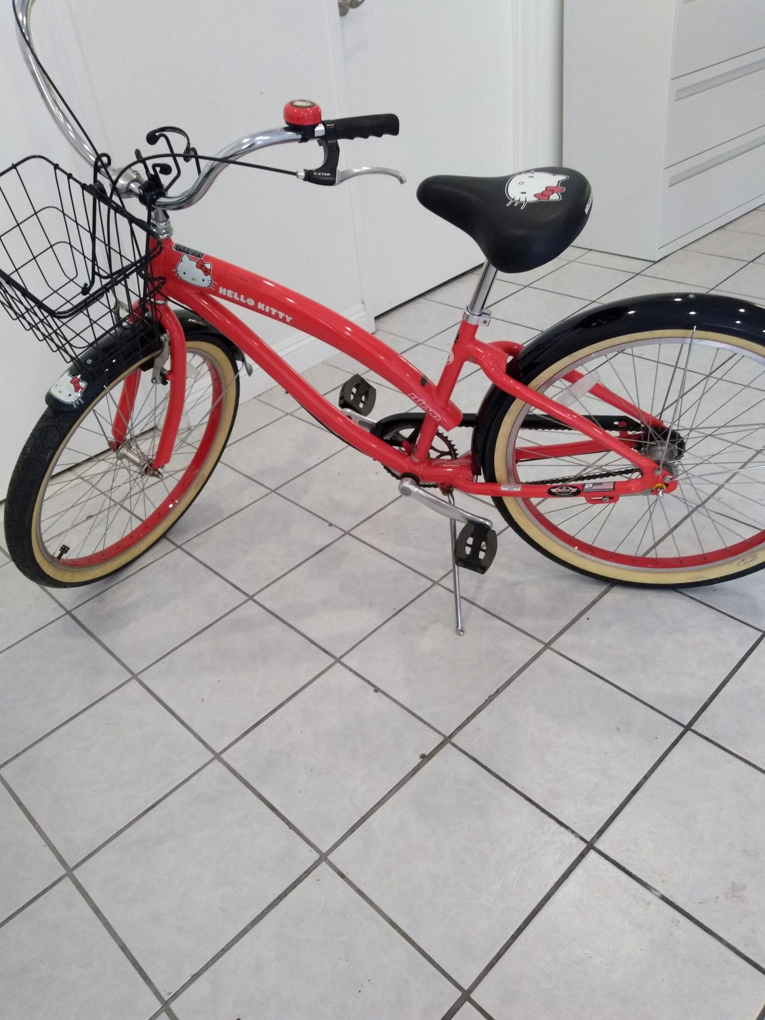 Hello Kitty Special Edition Woman Beach Cruiser Bicycle 27 $400.