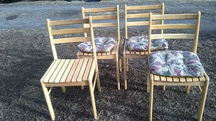 4 wooden chair