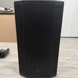 JBL 835 Powered speaker