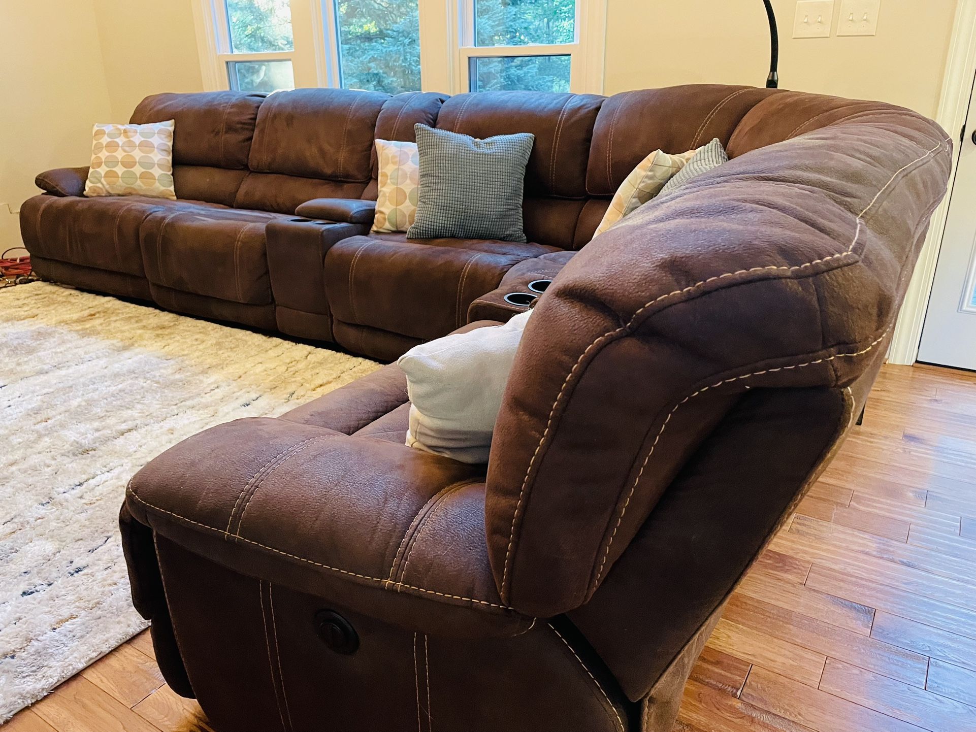 Sectional Couch w 3 Recliners