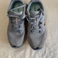 Tenis New Balace Medida 7 Para Mujer .solo En Efectivo.area 77023