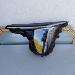 2024 - 2026 KIA SORENTO LEFT HEADLIGHT  DRIVER SIDE LED GENUINE USED OEM. 