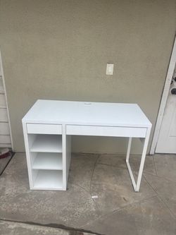 Freshly Refurbished White IKEA MICKE Desk