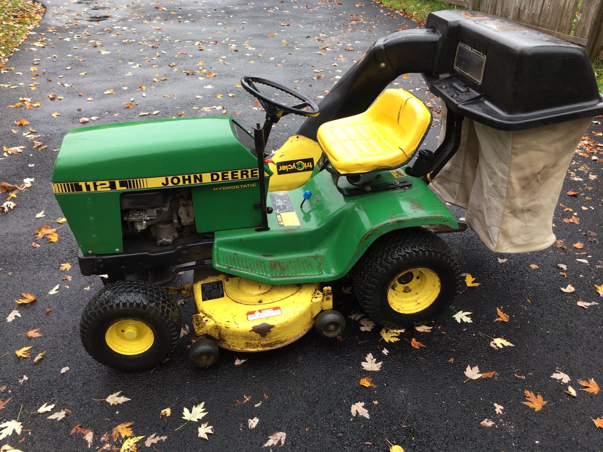 John Deere 112L Riding Mower Bagger 38” cut 12.5HP Kawasaki