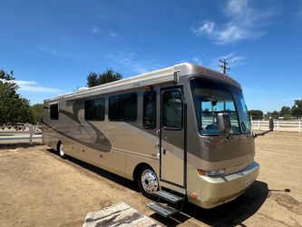 2002 Safari Diesel Pusher Full Body Paint 2 Slides 38Ft