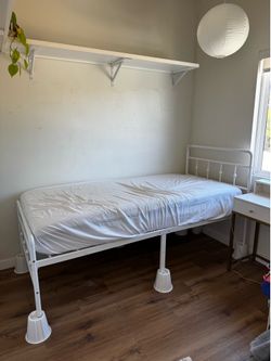 Twin Bed frame+mattress+mattress toper+lifters