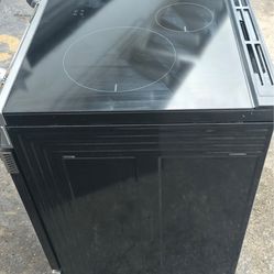 Samsung 30” Induction Range - Smart Features - Works Perfectly