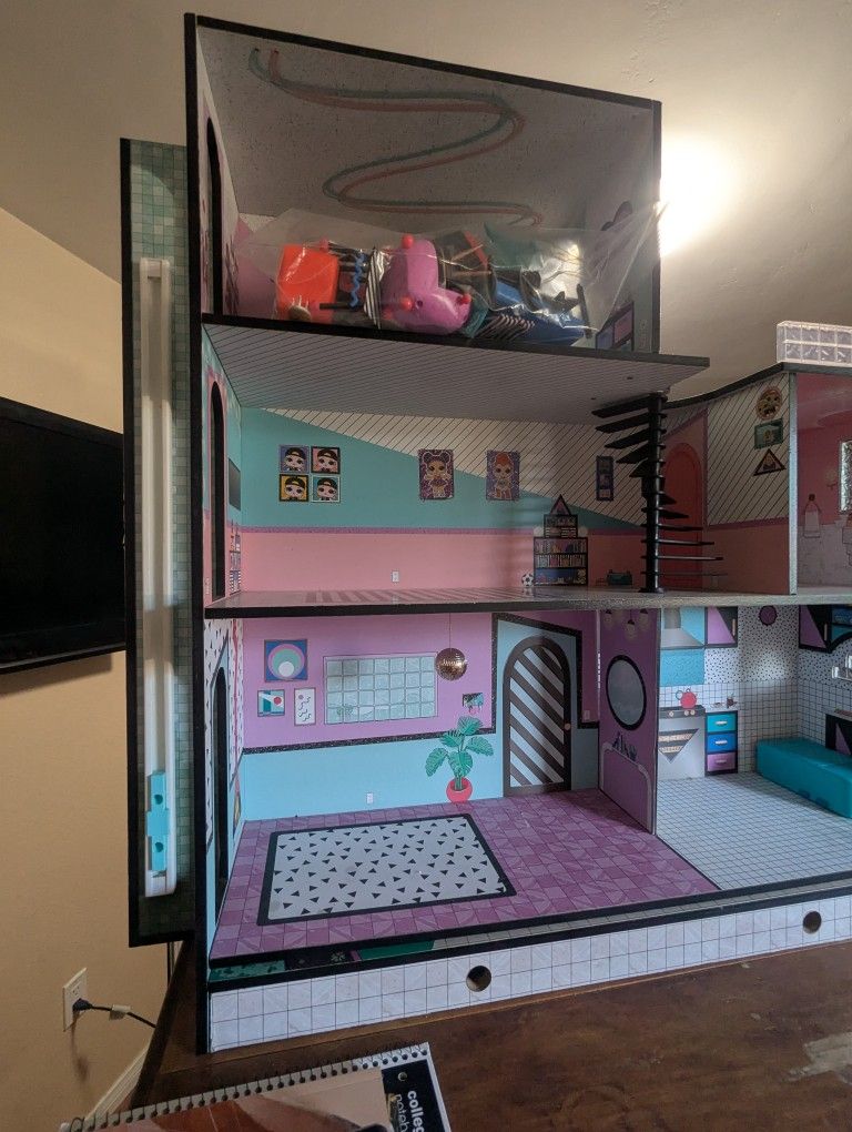 LOL House, Dolls, And More! 