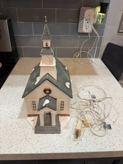 Xmas 🎄 porcelain church 