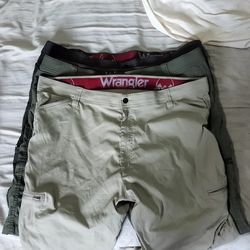 Wrangler Size 44 cargo shorts