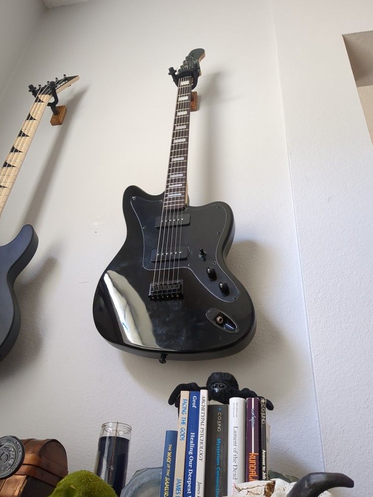 Baritone guitar