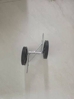 Bicycle training wheel