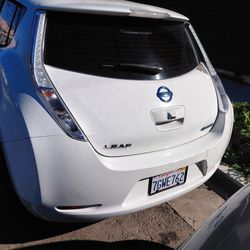 NISSAN LEAF  AÑ0 2015 ELECTRICO CON 47 MIL MILLAS