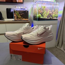 Pink Nike Volmero Plus 