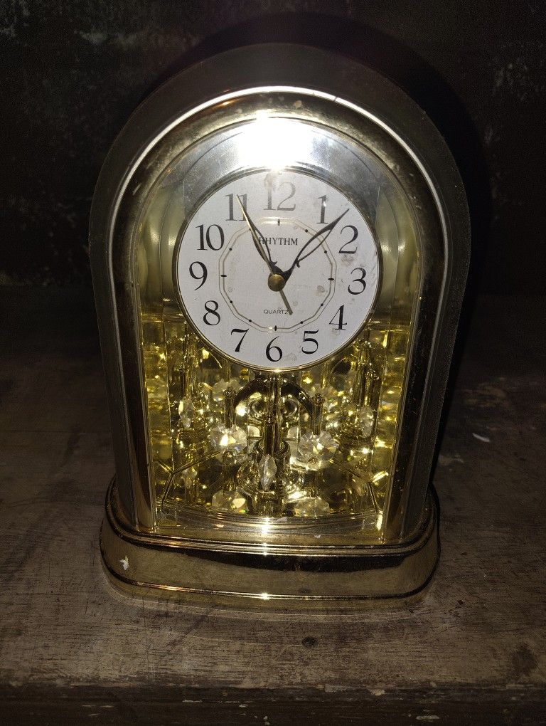 RHYTHM Sound Table European Mute Silent Table Mantle Mantel Quartz Clock