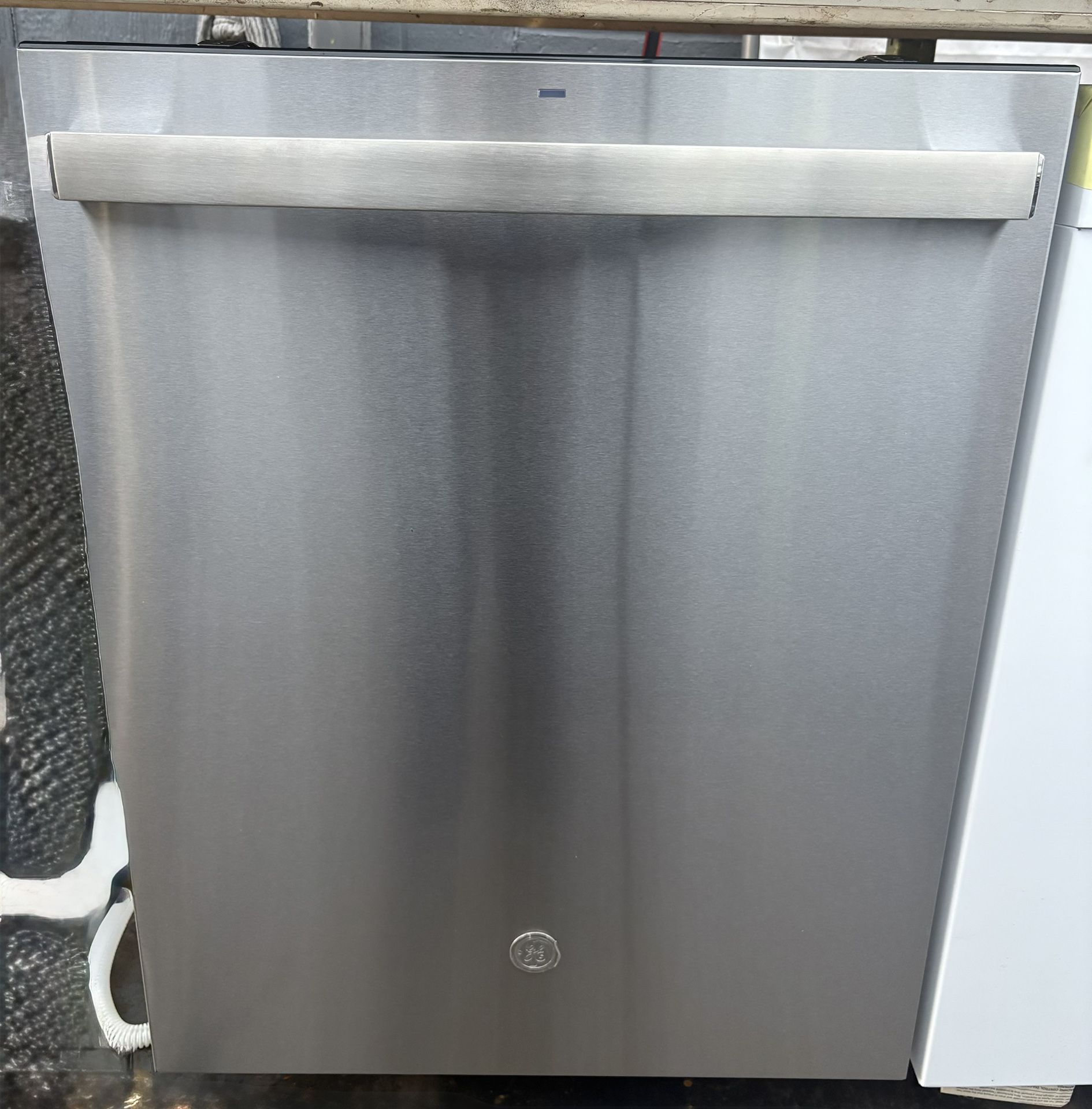 GE 24” Dishwasher in Stainless Steel