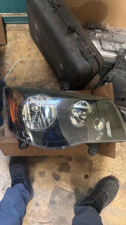 Dodge caravan Headlight