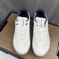 The latest sports shoes of Lulu Lemon
