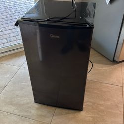 Mini Fridge 
