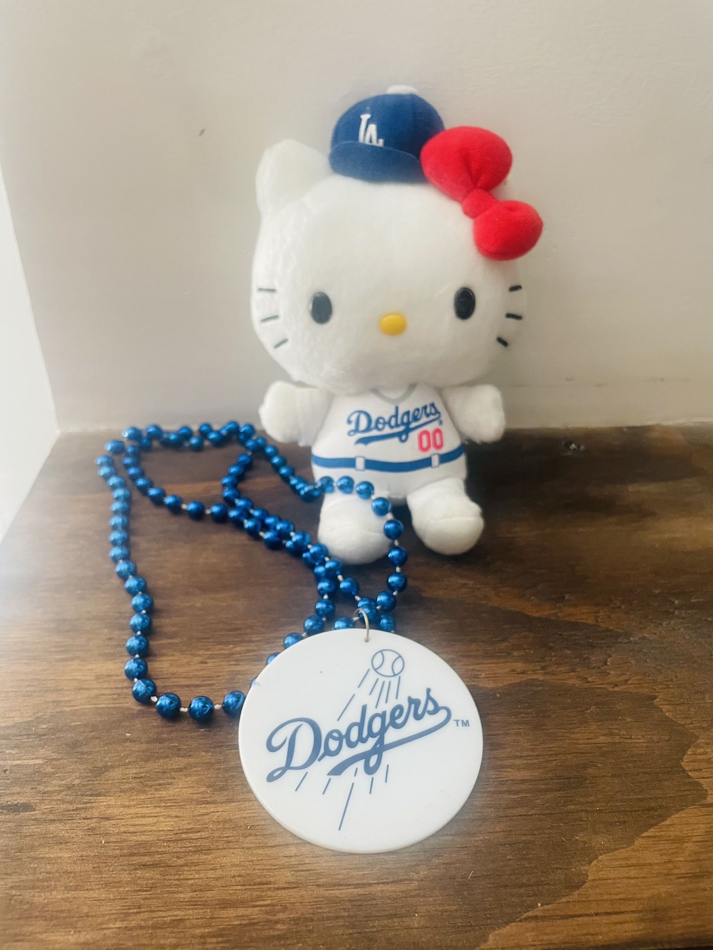 Dodger hello Kitty Plush And Bead Necklace 