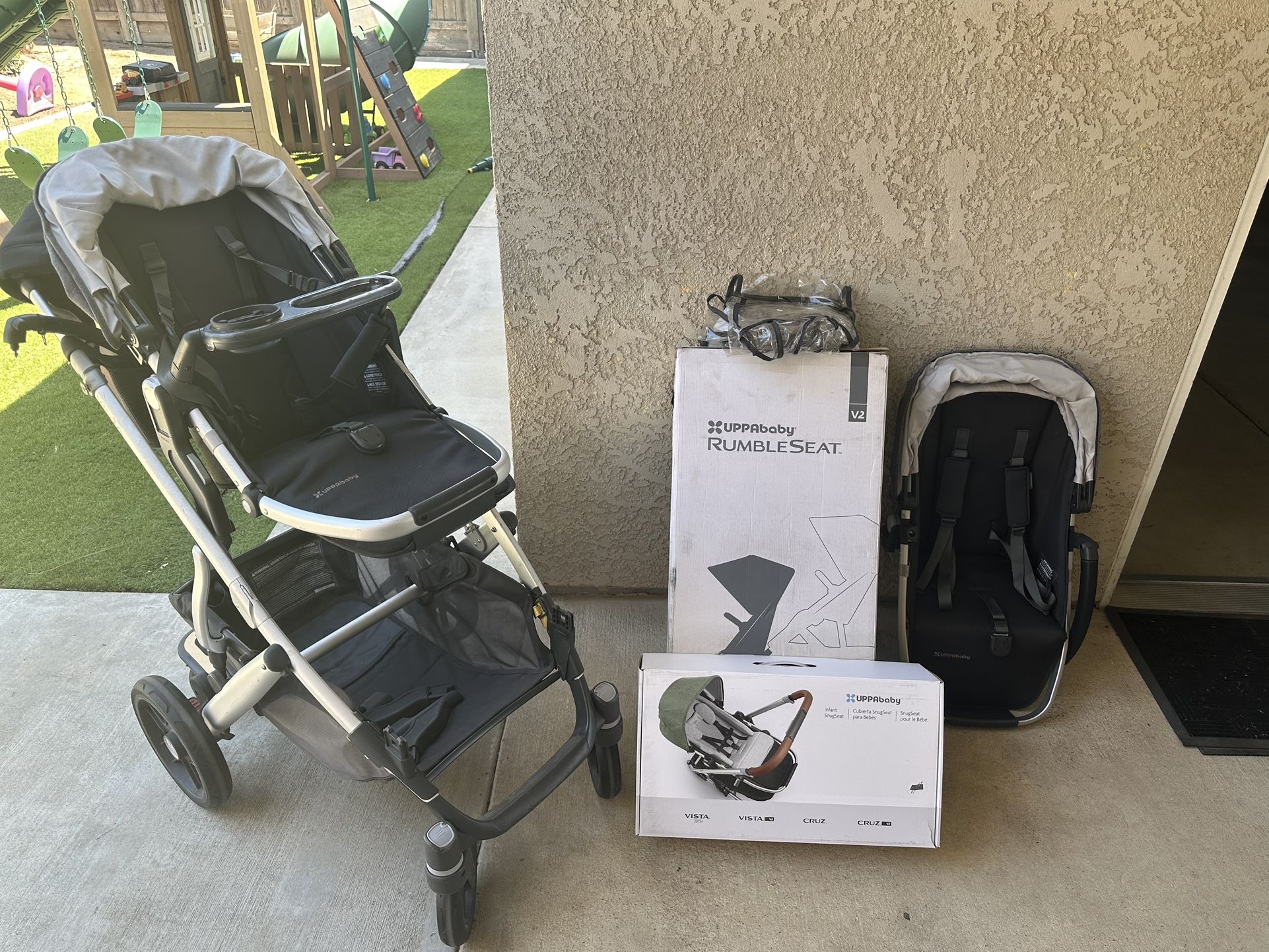 UPPABaby Vista V2 Stroller and Lots of Extras.