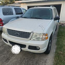 2004 Ford Explorer