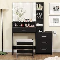 😀 Rovaurx Makeup Vanity Desk with Mirror and 3-Color Dimmable Lights, Vanity Table with Charging Station & 2 Storage Drawers, Bedroom Dressing Table,